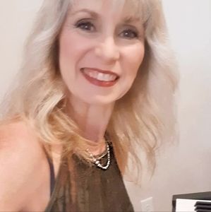 Meet your Posher, Aimée